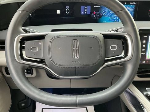 Used 2026 Lincoln Nautilus Premier AWD/4WD image 45