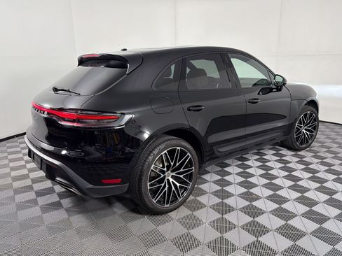 Certified 2026 Porsche Macan AWD/4WD image 9
