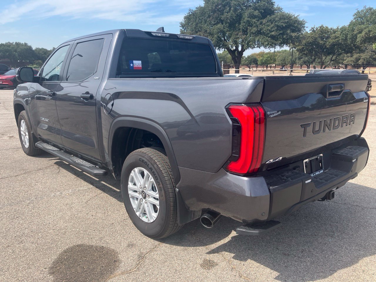 Used 2026 Toyota Tundra SR5 w/ SR5 Convenience Package AWD/4WD image 6