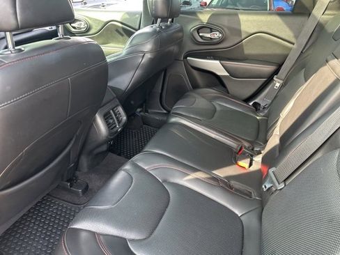 Used 2018 Jeep Cherokee Trailhawk w/ Quick Order Package 27L image 14