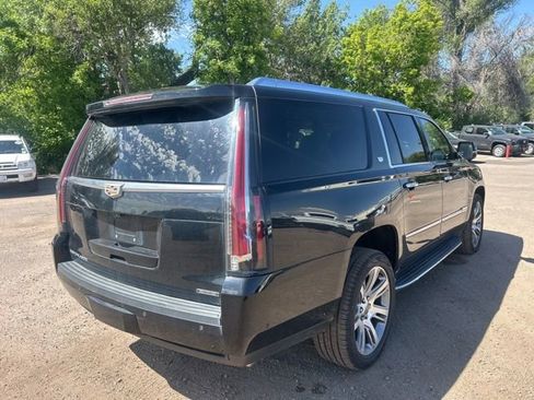 Used 2018 Cadillac Escalade ESV Luxury AWD/4WD image 5