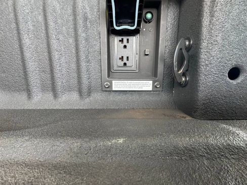 Used 2023 Ford F250 Platinum image 10