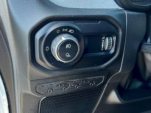 Used 2025 Jeep Gladiator Sport image 29