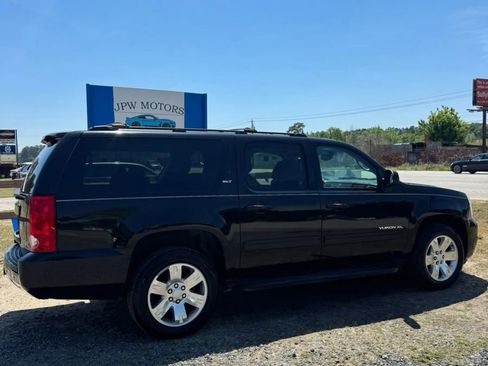 Used 2011 GMC Yukon XL SLT w/ SLT-2 Equipment Package AWD/4WD image 10