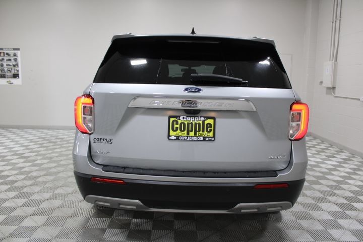Used 2023 Ford Explorer XLT w/ Equipment Group 202A AWD/4WD image 10
