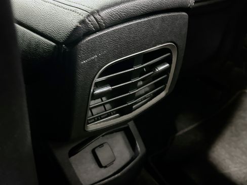Used 2016 Lincoln MKZ FWD image 26