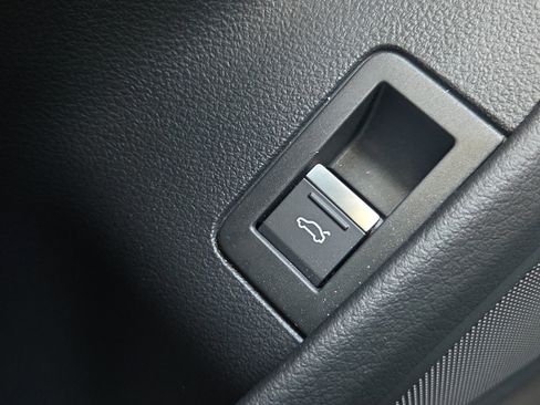 Used 2025 Audi A6 2.0T Premium image 28