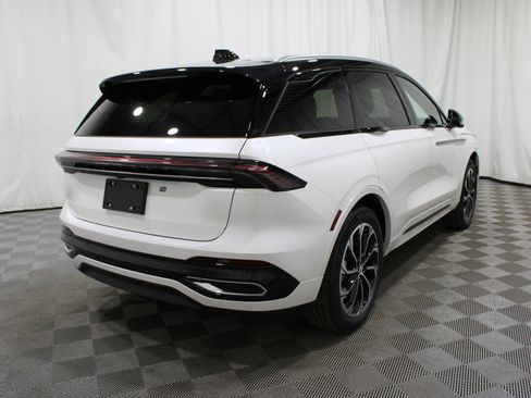 Used 2025 Lincoln Nautilus Reserve AWD/4WD image 25
