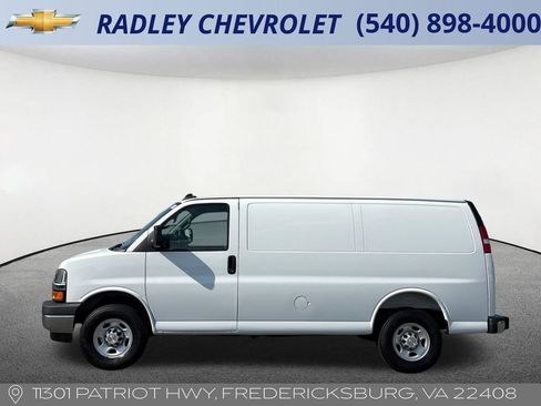 Certified 2025 Chevrolet Express 2500 RWD image 12