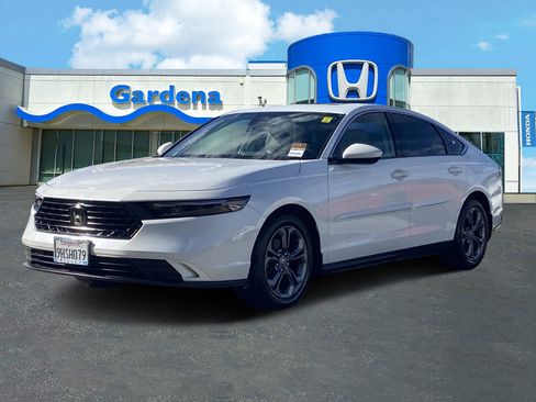 Used 2023 Honda Accord EX image 3