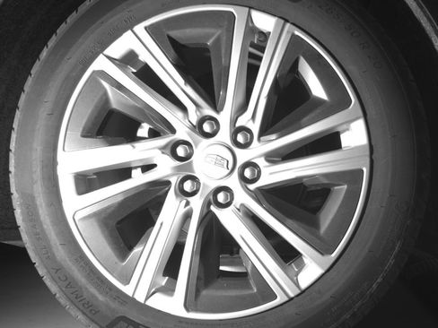 Certified 2024 Cadillac Lyriq Tech RWD image 10