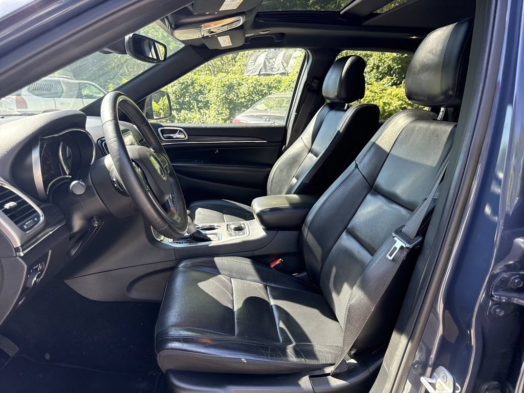 Used 2019 Jeep Grand Cherokee Limited w/ Luxury Group II AWD/4WD image 19