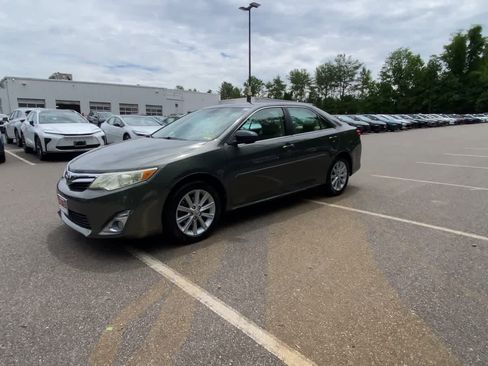 Used 2013 Toyota Camry XLE w/ Leather Pkg FWD image 7
