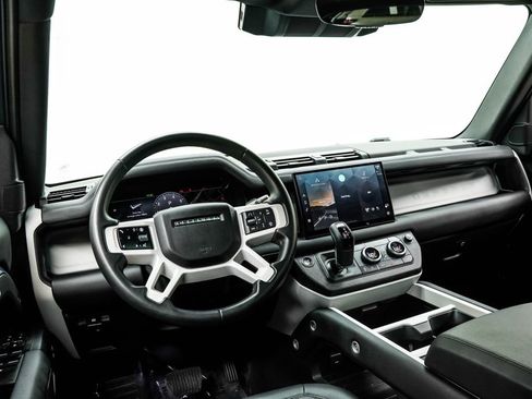 Used 2025 Land Rover Defender 110 S image 5