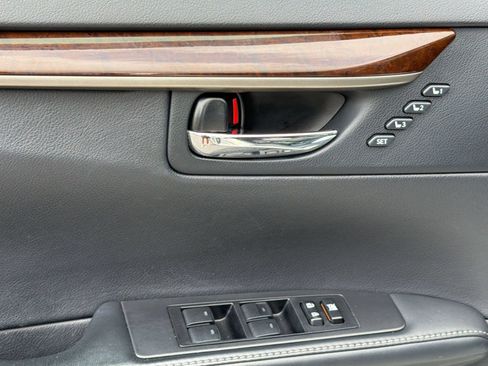 Used 2015 Lexus ES 350 w/ Premium Package FWD image 15