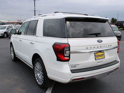 Used 2023 Ford Expedition Platinum AWD/4WD image 6