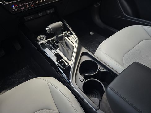 New 2026 Kia Niro EX w/ EX Premium Package FWD image 9