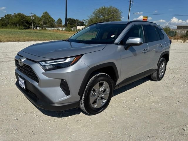 Used 2025 Toyota RAV4 XLE AWD/4WD image 1