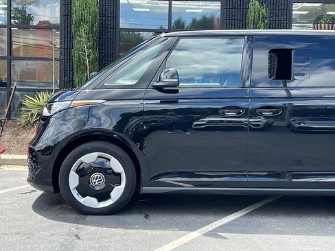 Used 2025 Volkswagen ID. Buzz Pro S image 9