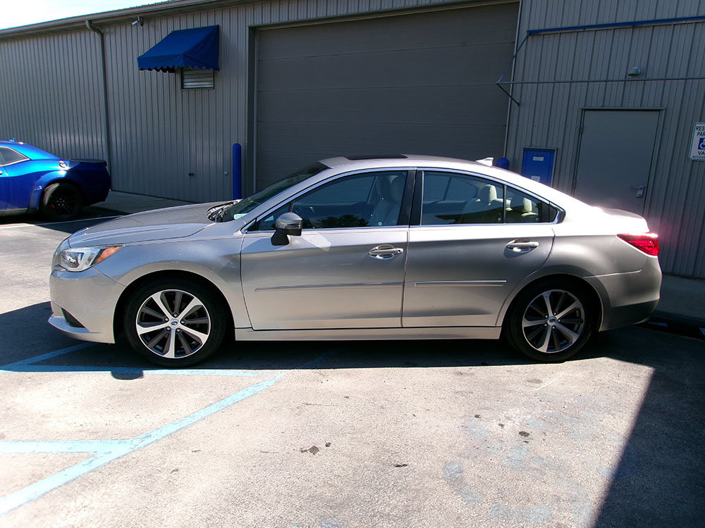Used 2017 Subaru Legacy 2.5i Limited AWD/4WD image 3