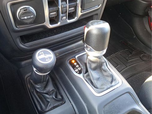 Used 2022 Jeep Wrangler Unlimited Sport image 14