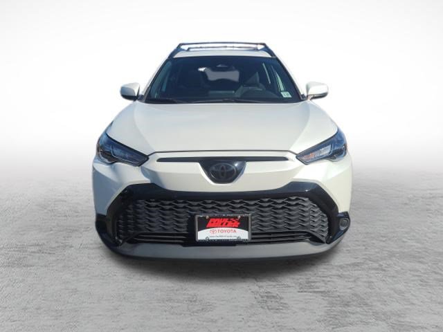 Certified 2024 Toyota Corolla Cross AWD Hybrid w/ Moonroof Package image 2