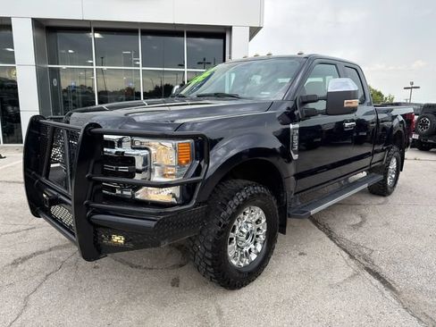 Used 2022 Ford F350 Lariat w/ Chrome Package AWD/4WD image 3