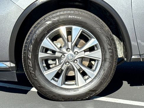 Used 2018 Nissan Murano SV image 38