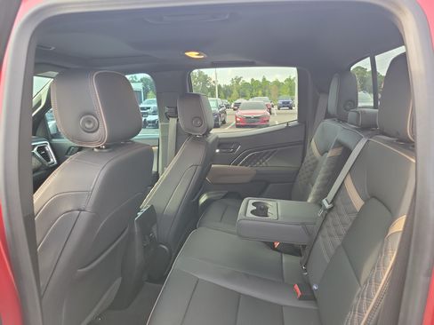 Used 2024 GMC Canyon Denali AWD/4WD image 29