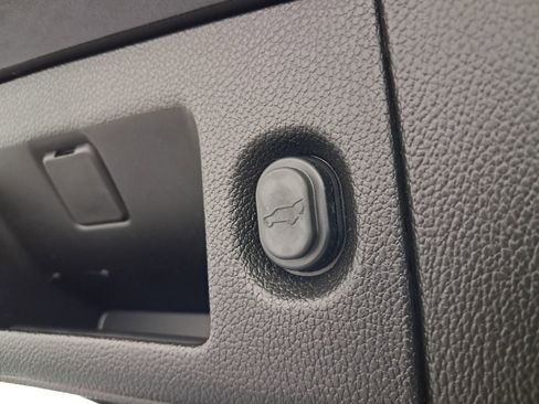 Used 2016 Cadillac Escalade Luxury image 46