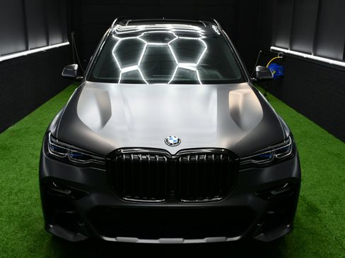 Used 2022 BMW X7 M50i w/ Executive Package image 6