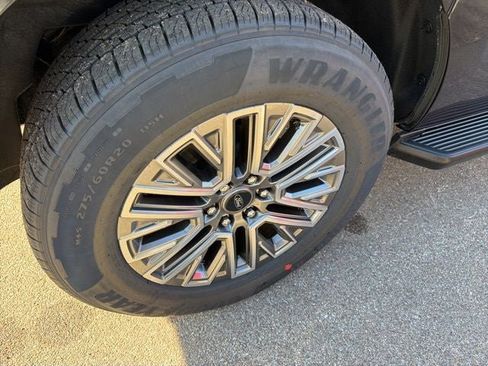 New 2026 Ford Expedition Max Platinum image 10