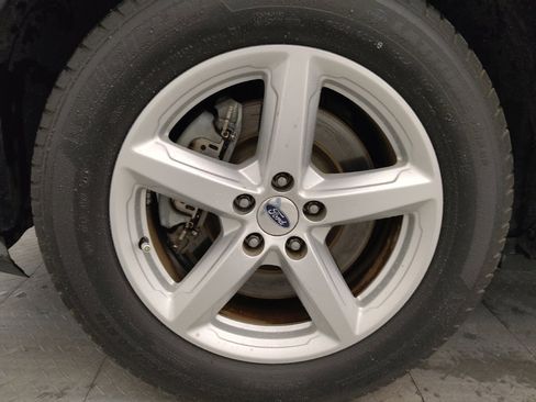 Used 2019 Ford Explorer XLT image 31