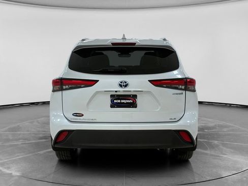Used 2022 Toyota Highlander XLE image 4
