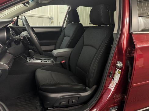Used 2017 Subaru Outback 2.5i Premium AWD/4WD image 7