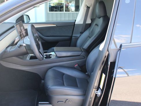 Used 2025 Tesla Model Y Long Range AWD/4WD image 26