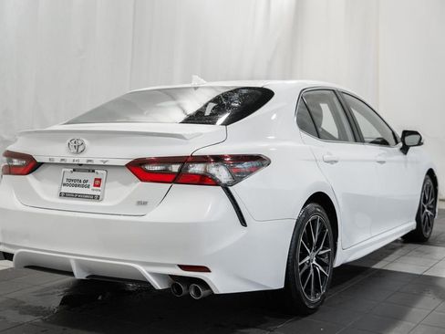 Used 2024 Toyota Camry SE image 4