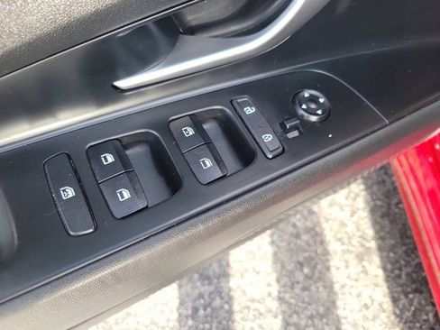 Used 2021 Hyundai Elantra SEL FWD image 13