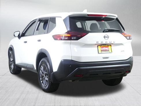 Used 2021 Nissan Rogue S image 5