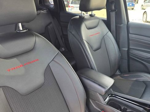 Used 2025 Jeep Compass Trailhawk image 20