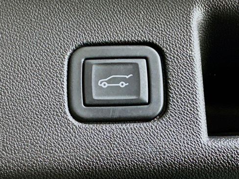 Used 2024 Chevrolet Equinox LT w/ LPO, Floor Liner Package image 28