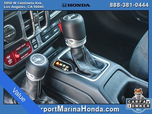 Used 2025 Jeep Wrangler Unlimited Rubicon AWD/4WD image 18