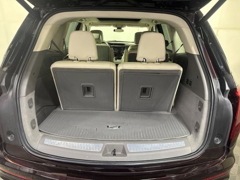 Used 2020 Cadillac XT6 Premium Luxury w/ LPO, Floor Liner Package image 27