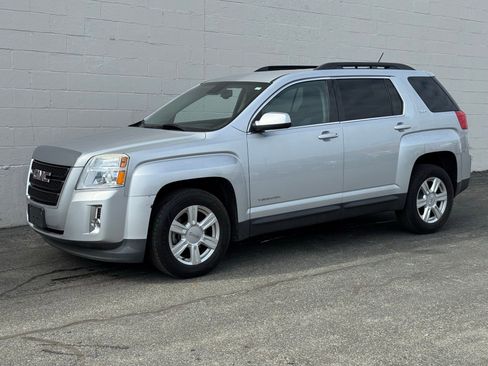 Used 2015 GMC Terrain SLE image 1