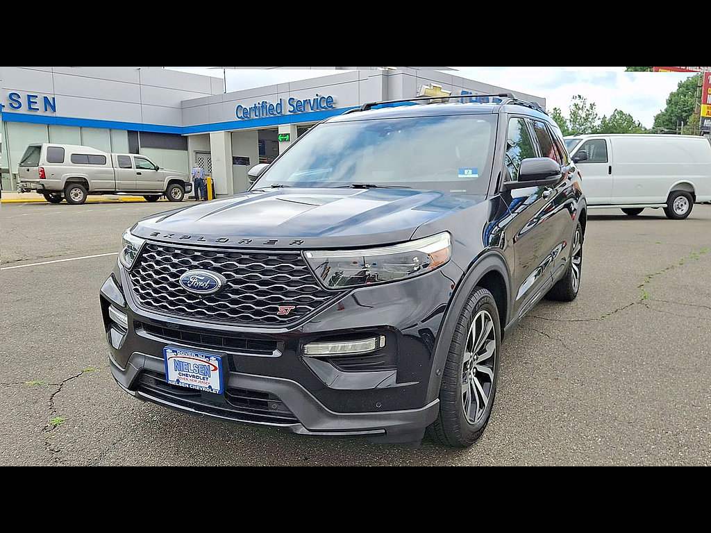Used 2020 Ford Explorer ST w/ Premium Technology Package AWD/4WD image 4