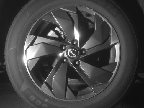 Used 2025 Nissan Rogue SV image 15