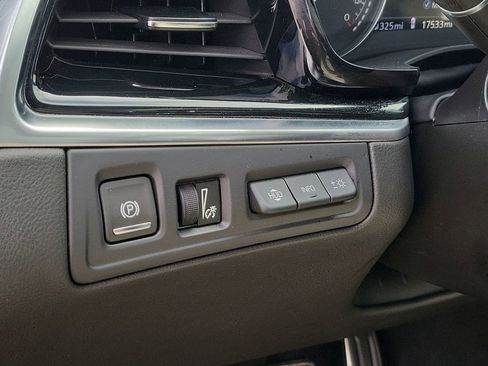 Certified 2024 Cadillac XT6 Sport w/ Technology Package image 18