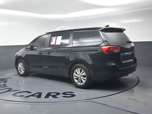Used 2015 Kia Sedona L image 7