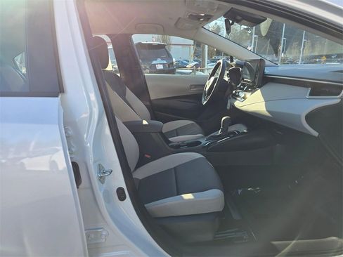 Certified 2025 Toyota Corolla LE image 11