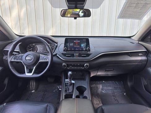 Used 2022 Nissan Altima 2.5 SR FWD image 11
